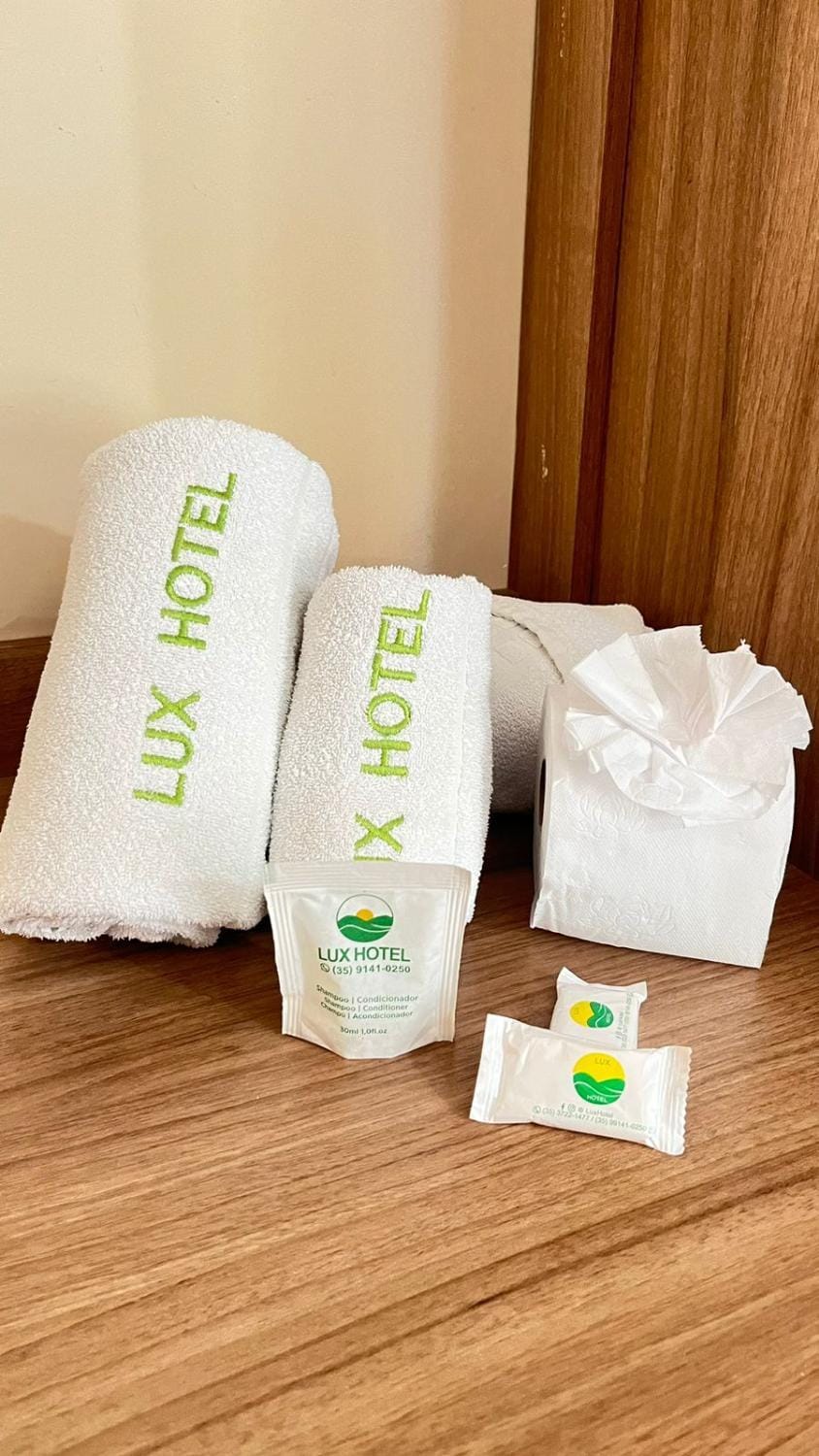 Bedroom, towels