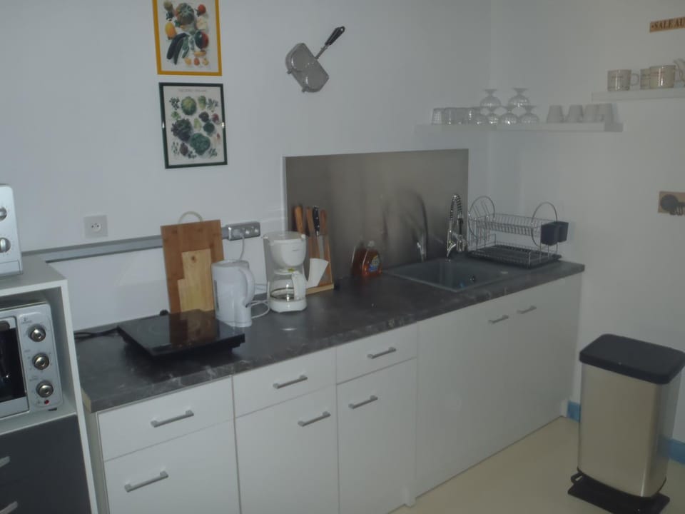 Coffee/tea facilities, Kitchen or kitchenette