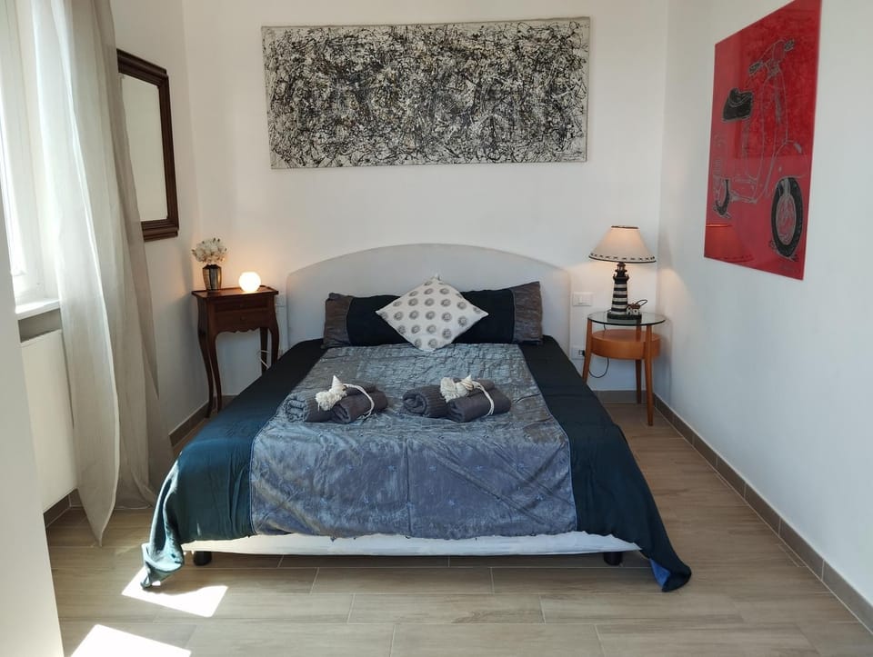 View (from property/room), Bedroom, Pets, locker