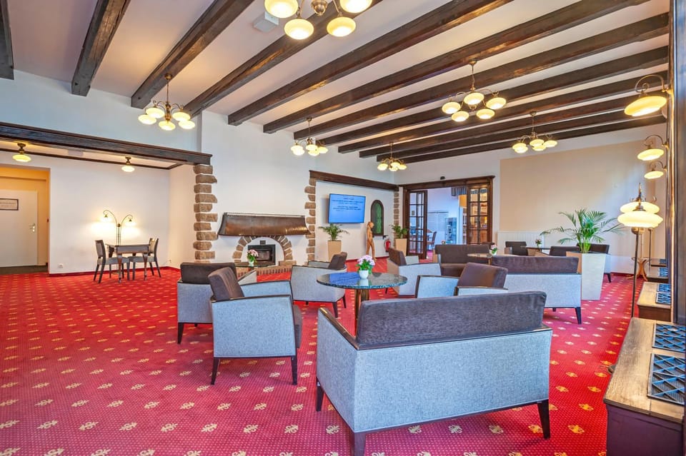 Communal lounge/ TV room