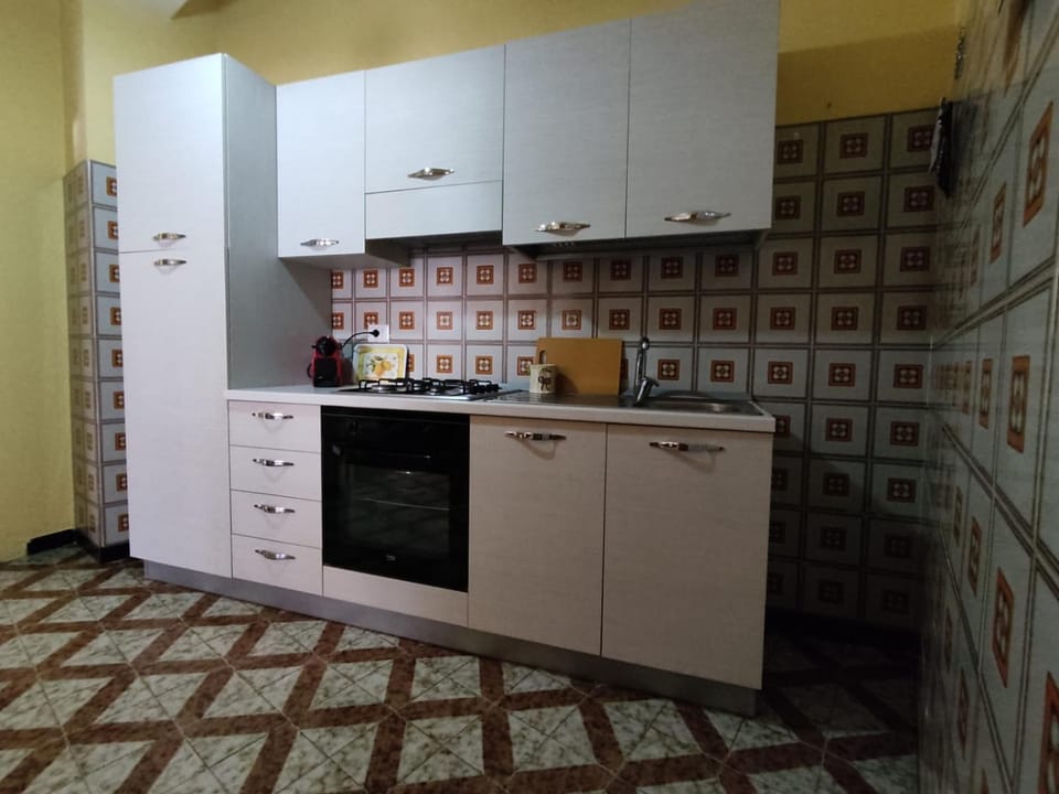 Kitchen or kitchenette, Breakfast