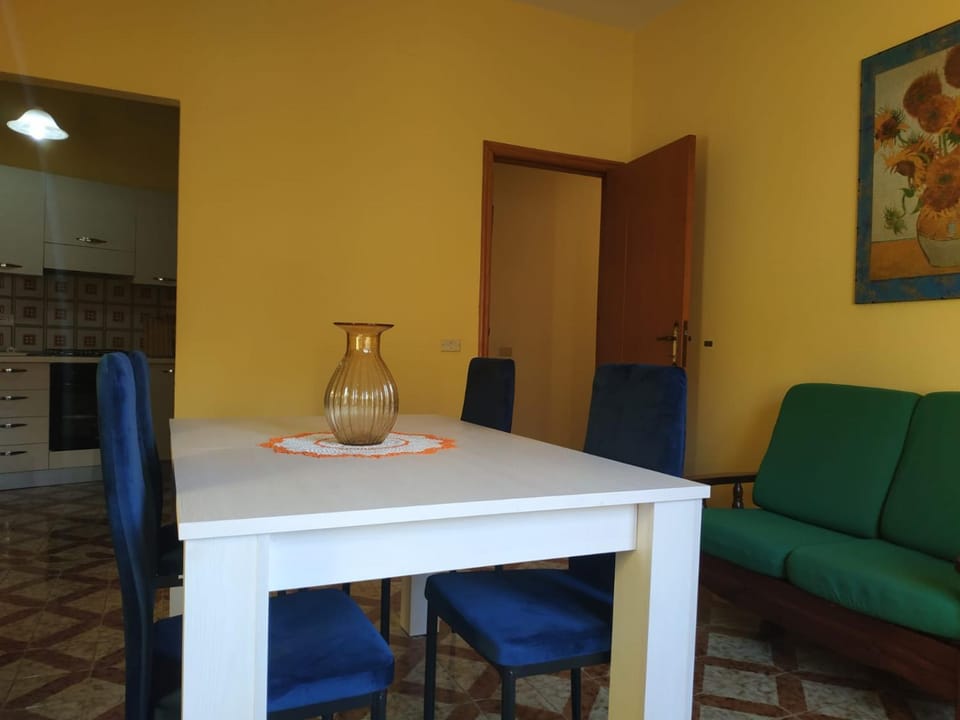 TV and multimedia, Coffee/tea facilities, Balcony/Terrace, Living room