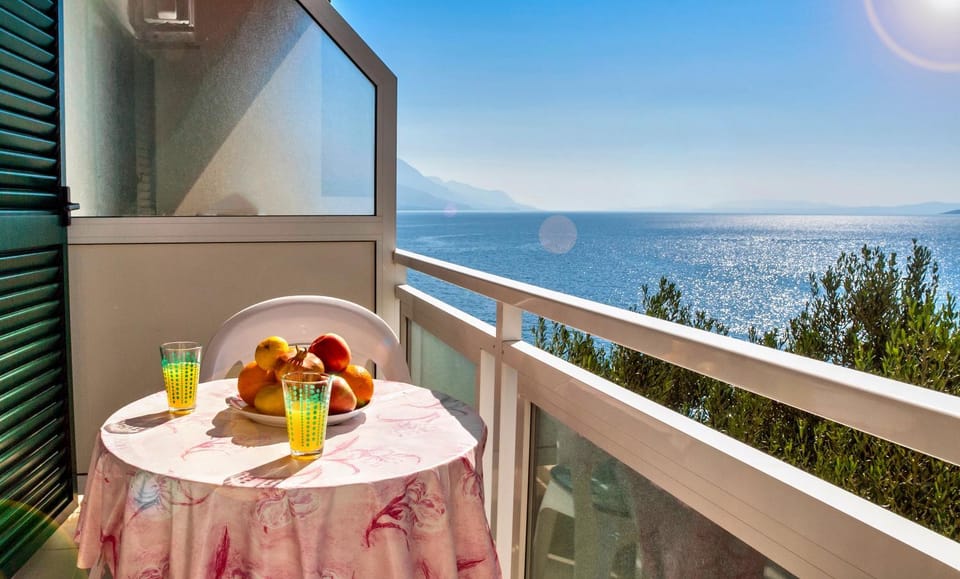 Natural landscape, View (from property/room), Balcony/Terrace, Balcony/Terrace, Sea view, Continental breakfast