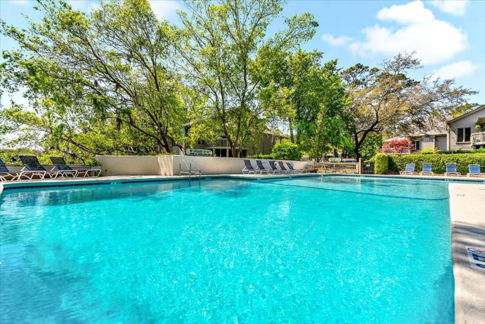 Garden, Seating area, Swimming pool