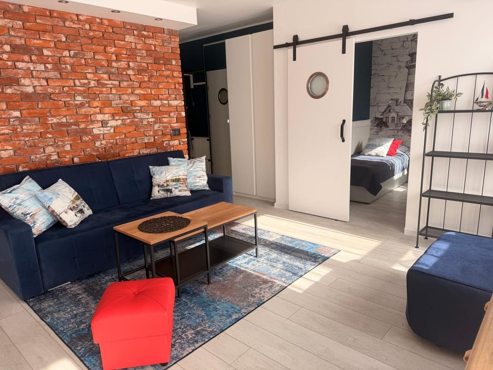 Bed, Living room, Photo of the whole room, Seating area, Bedroom