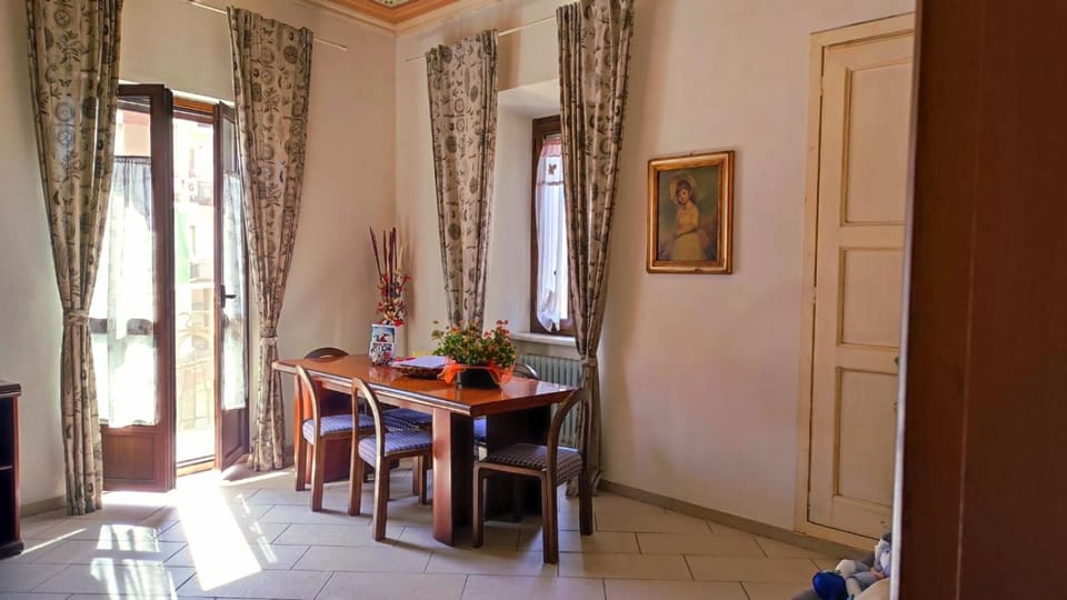 Soffitto Dipinto Apartment in Piedmont