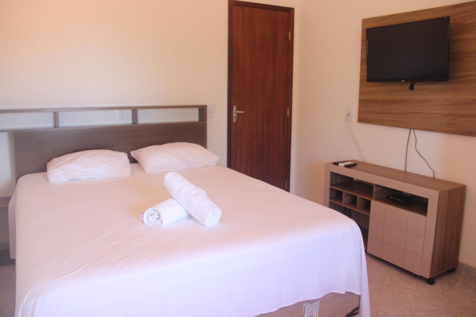 Communal lounge/ TV room, Bed, TV and multimedia, Photo of the whole room, Bedroom