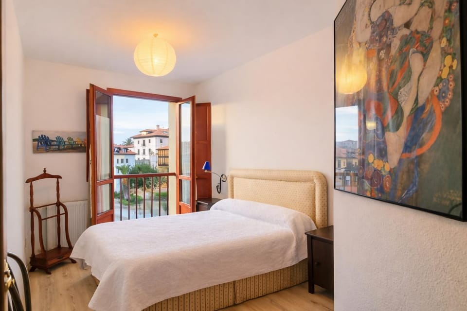 Bed, Photo of the whole room, Sea view