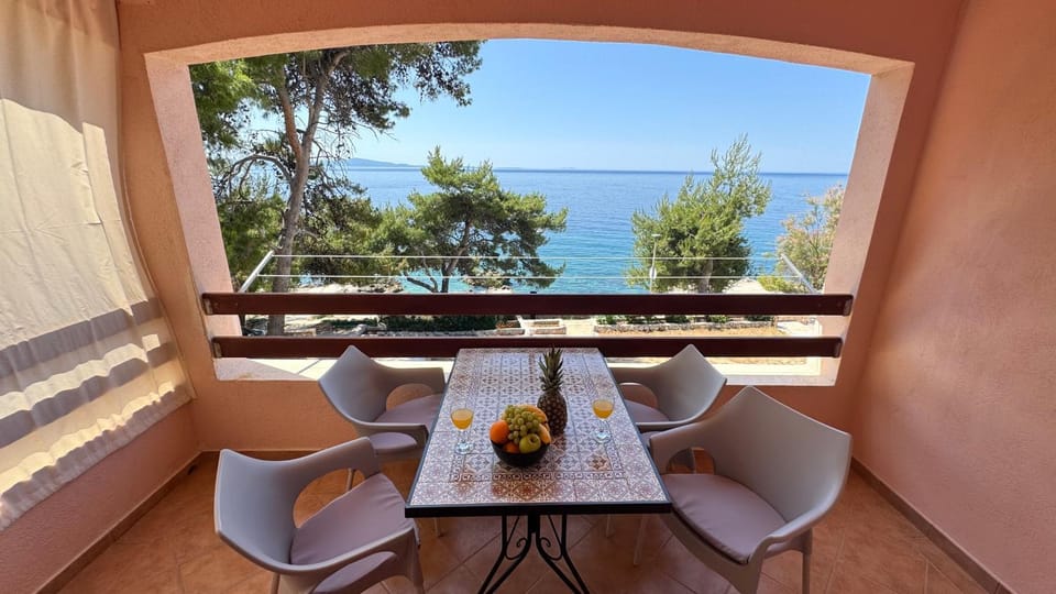 Day, Natural landscape, View (from property/room), Balcony/Terrace, Seating area, Sea view