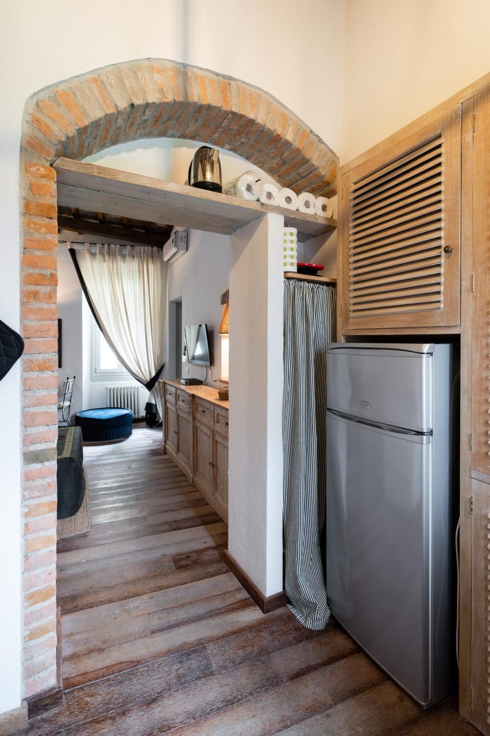 Kitchen or kitchenette, Communal kitchen