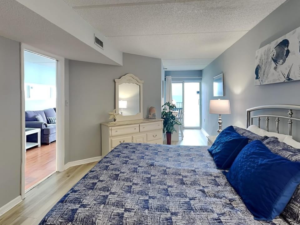 Bed, Balcony/Terrace, Bedroom, Sea view, furniture, wardrobe