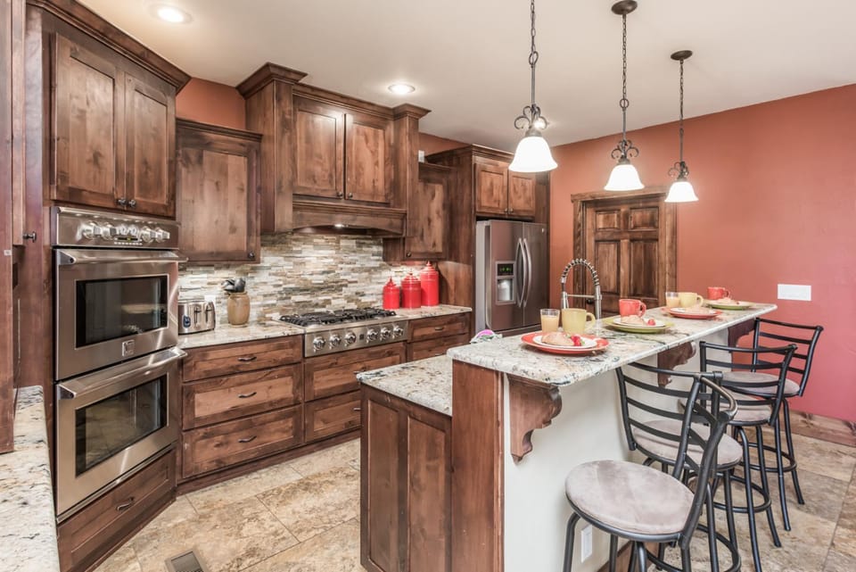 Kitchen or kitchenette, Seating area, furniture, microwave, oven, stove, kitchen
