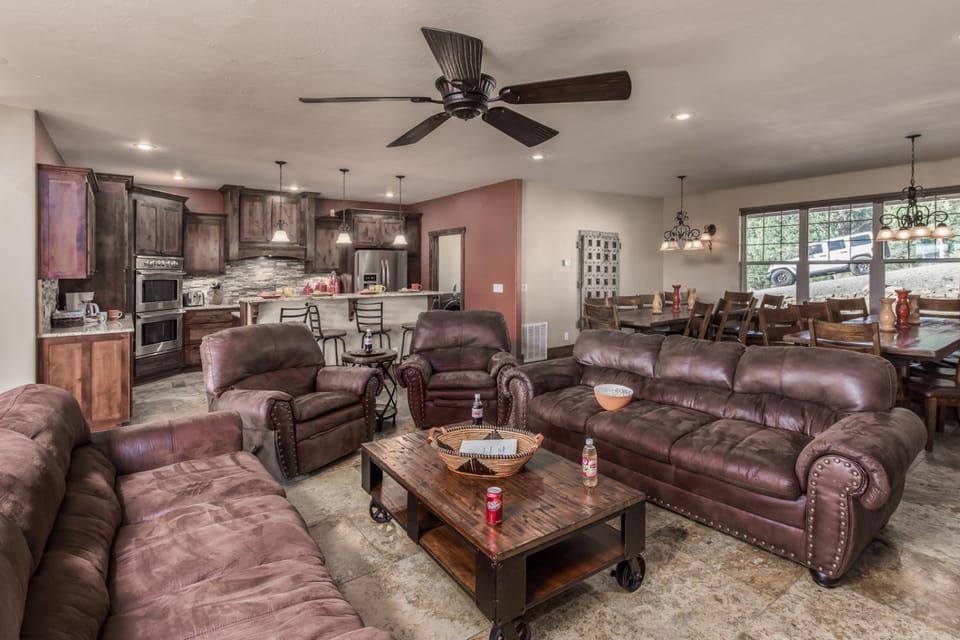 Kitchen or kitchenette, Living room, Seating area, Dining area, furniture