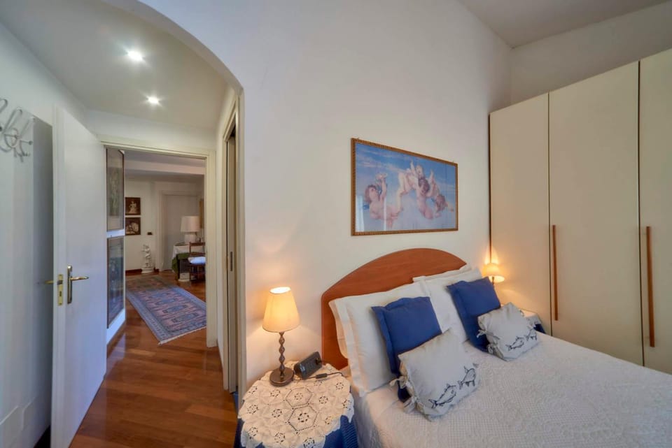 Bed, Photo of the whole room, Bedroom, towels, wardrobe