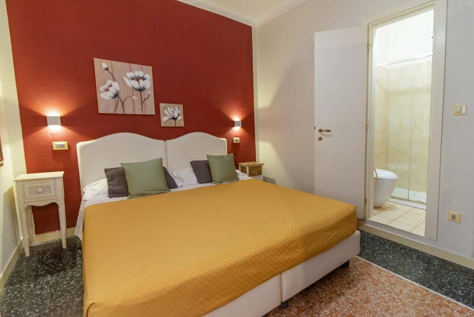Bed, Photo of the whole room