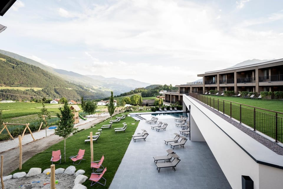 Property building, Garden view, Mountain view, Pool view