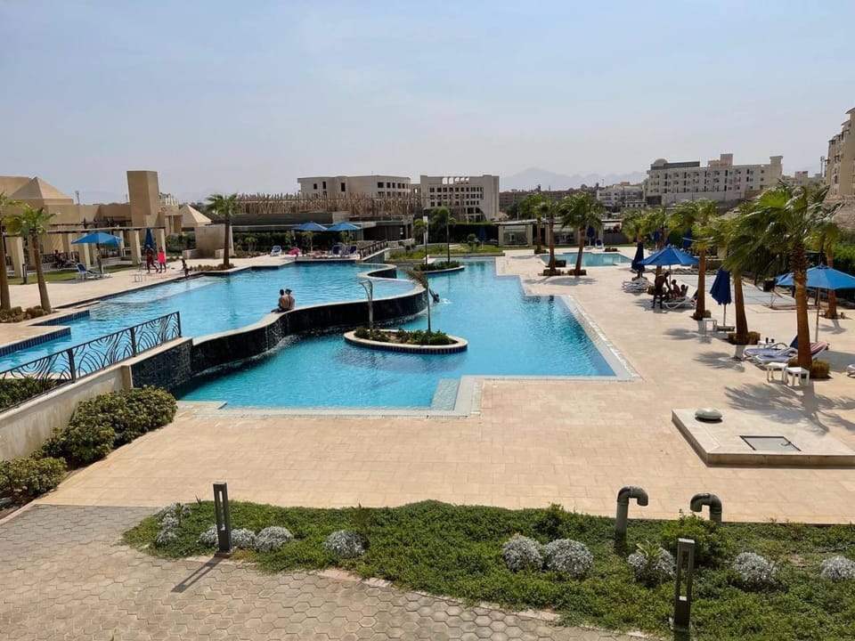 Pool view, Swimming pool