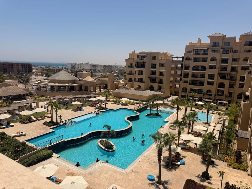 Pool view, Sea view
