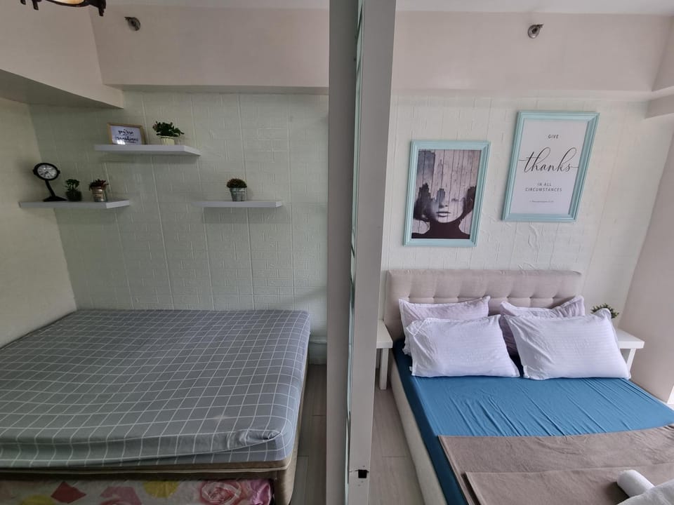 4 pax Tagaytay Prime Staycation WIFI NETFLIX and light cooking FREE VIEWDECK Apartment in Tagaytay