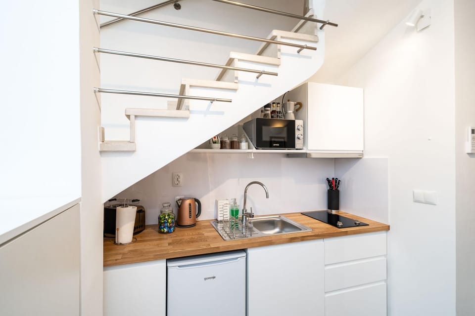 Coffee/tea facilities, Kitchen or kitchenette, minibar, stove, toaster, kitchen