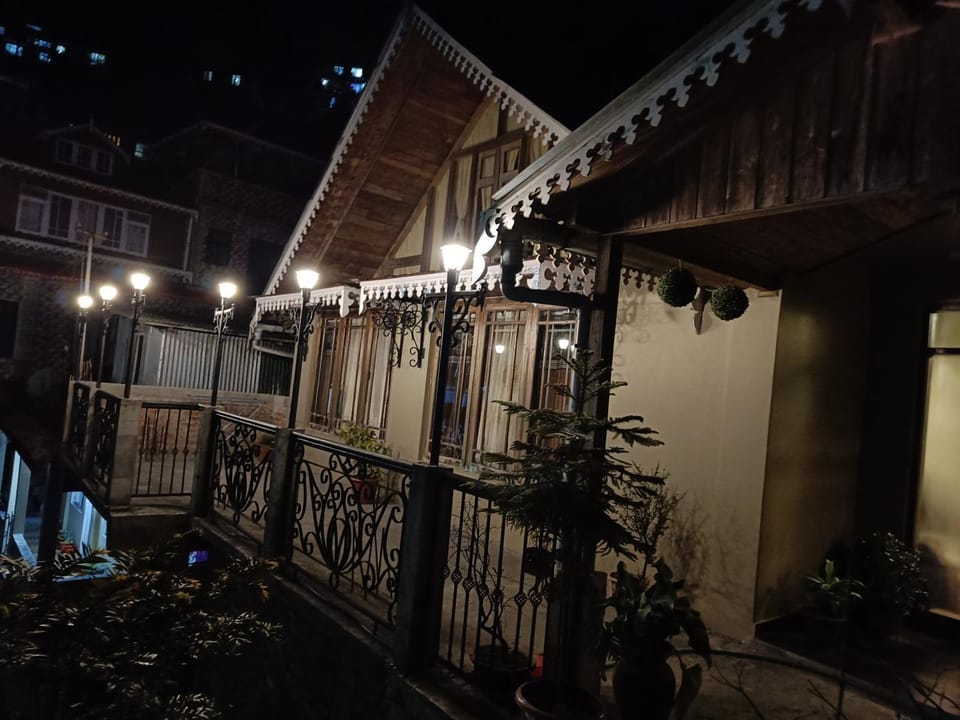 Balcony/Terrace, Text overlay, Internal: Not applicable to any particular room