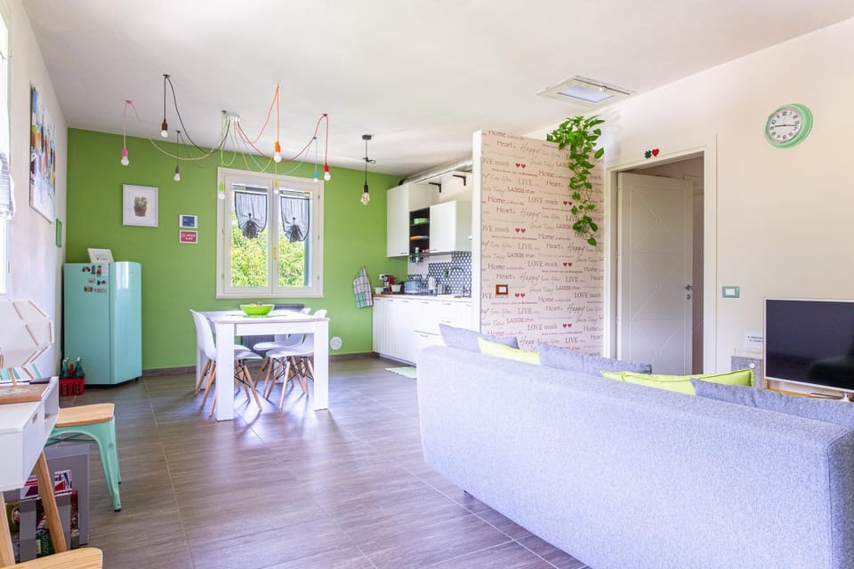 Communal lounge/ TV room