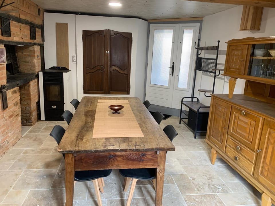 Chambres d'Hôtes LES VERGERS DE LOUISE Bed and Breakfast in Auvergne-Rhône-Alpes