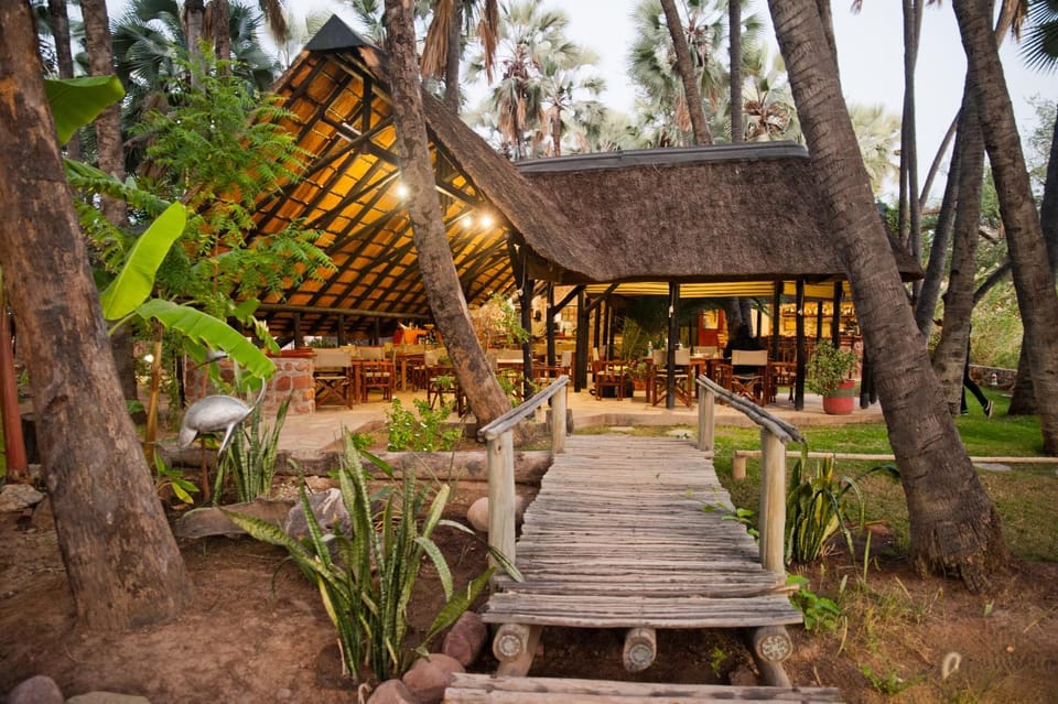 Property building, Patio, Restaurant/places to eat, Garden, Garden view