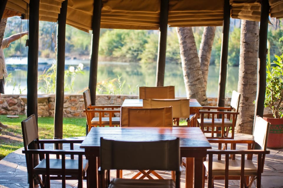 Restaurant/places to eat, Day, Garden, Garden view