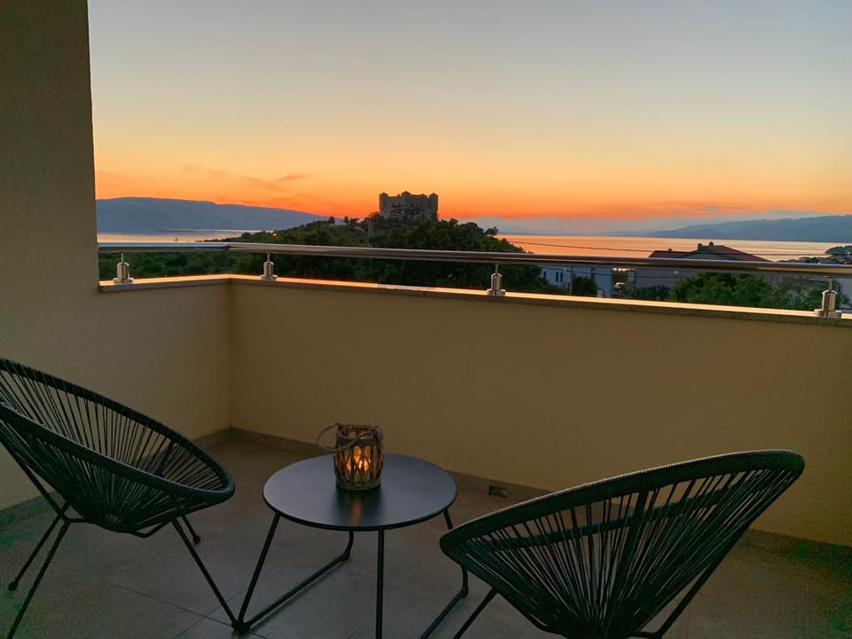 Balcony/Terrace, City view, Landmark view, Sea view, Sunset