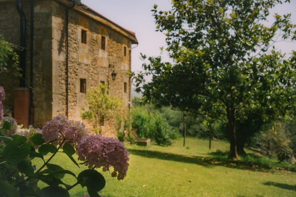 Fuente de Güelo Country House in Cantabria