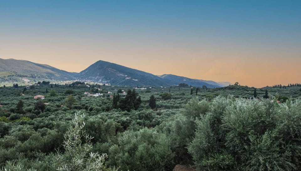 Nearby landmark, Day, Natural landscape, Mountain view