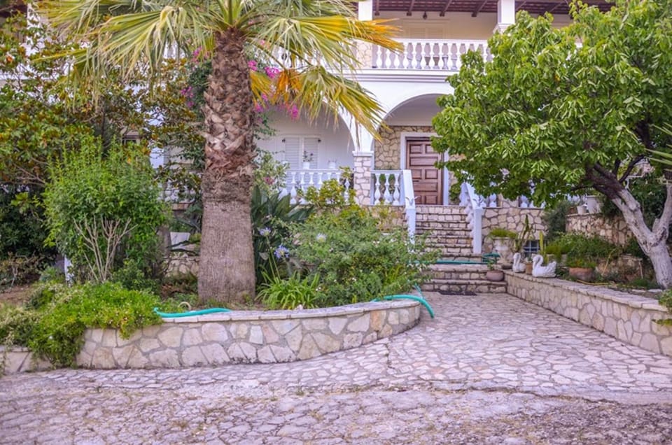 Property building, Day, Summer, Garden, Garden view