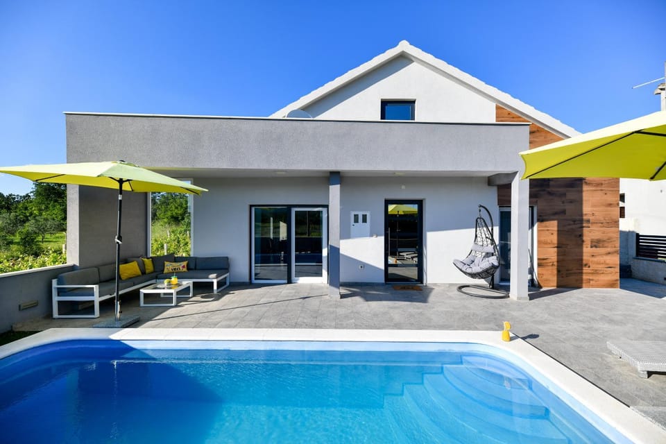 Property building, Swimming pool