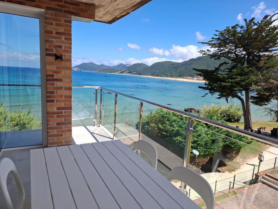Nearby landmark, Natural landscape, View (from property/room), Balcony/Terrace, Mountain view, Sea view