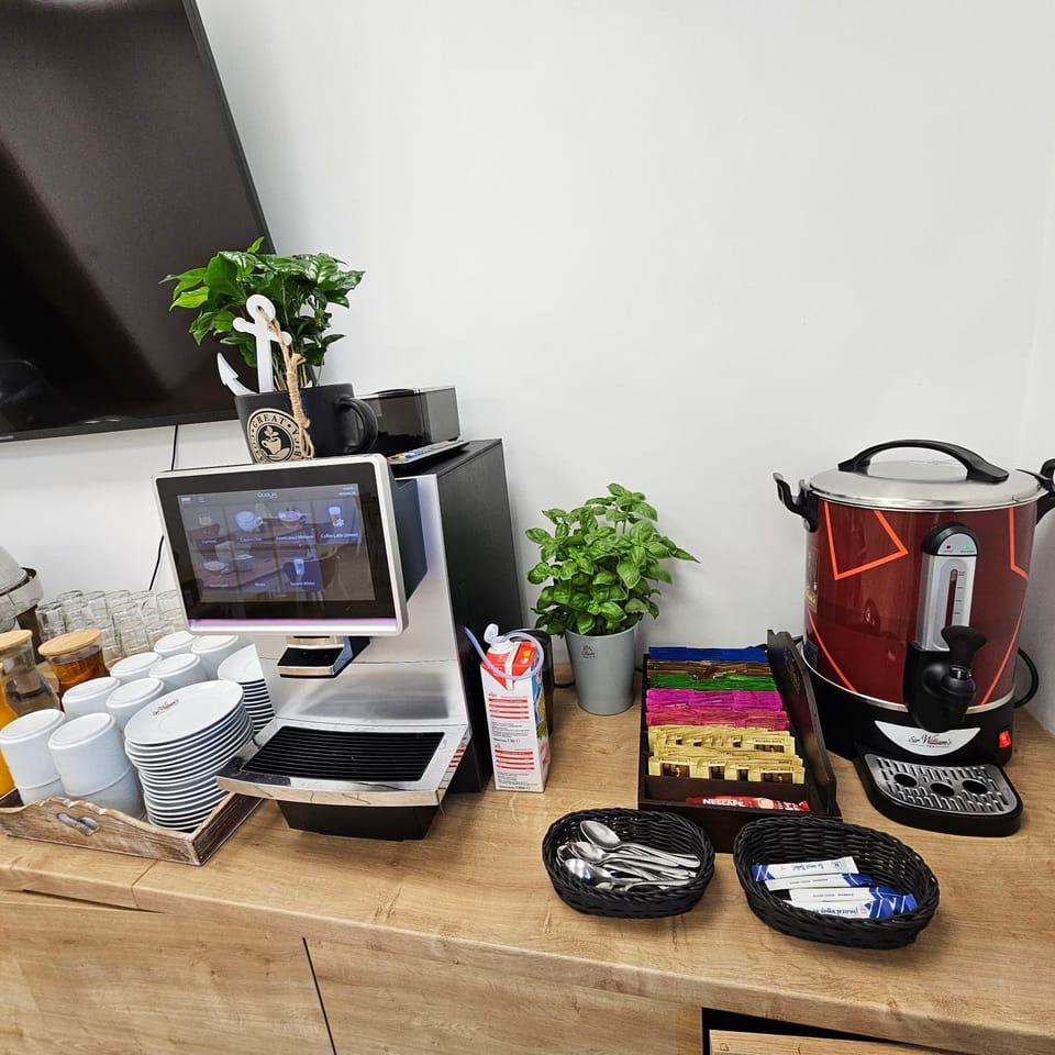 Food and drinks, Food