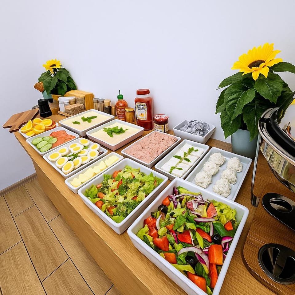 Food and drinks, Food, Buffet breakfast