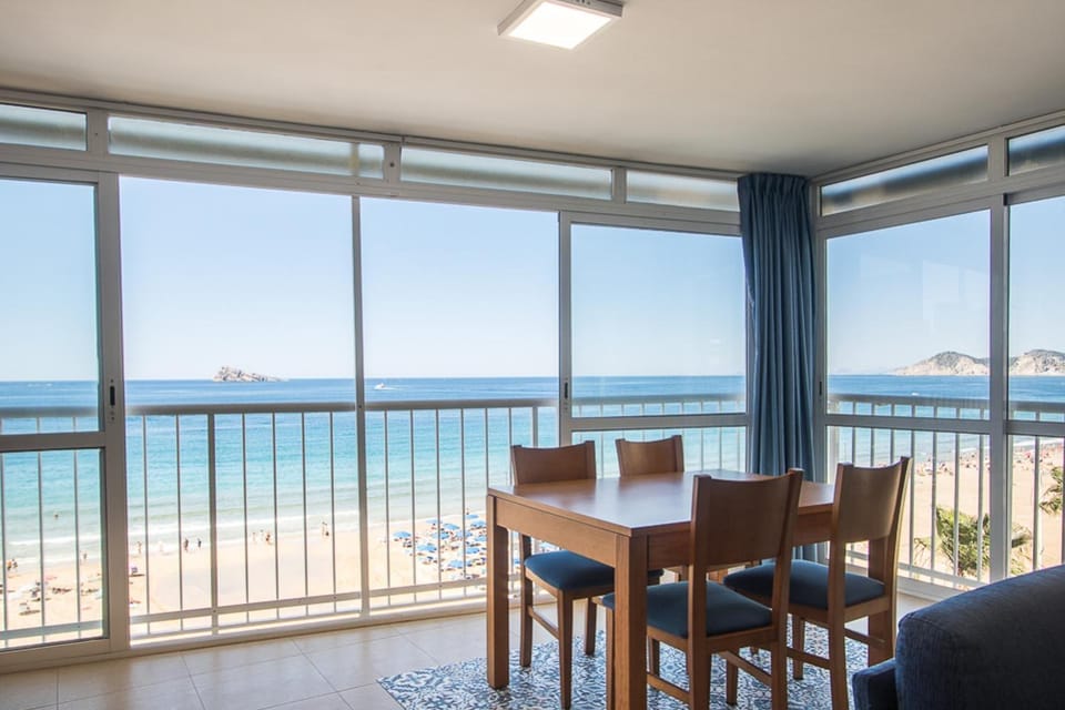 Day, View (from property/room), Balcony/Terrace, Seating area, Dining area, Beach, Sea view
