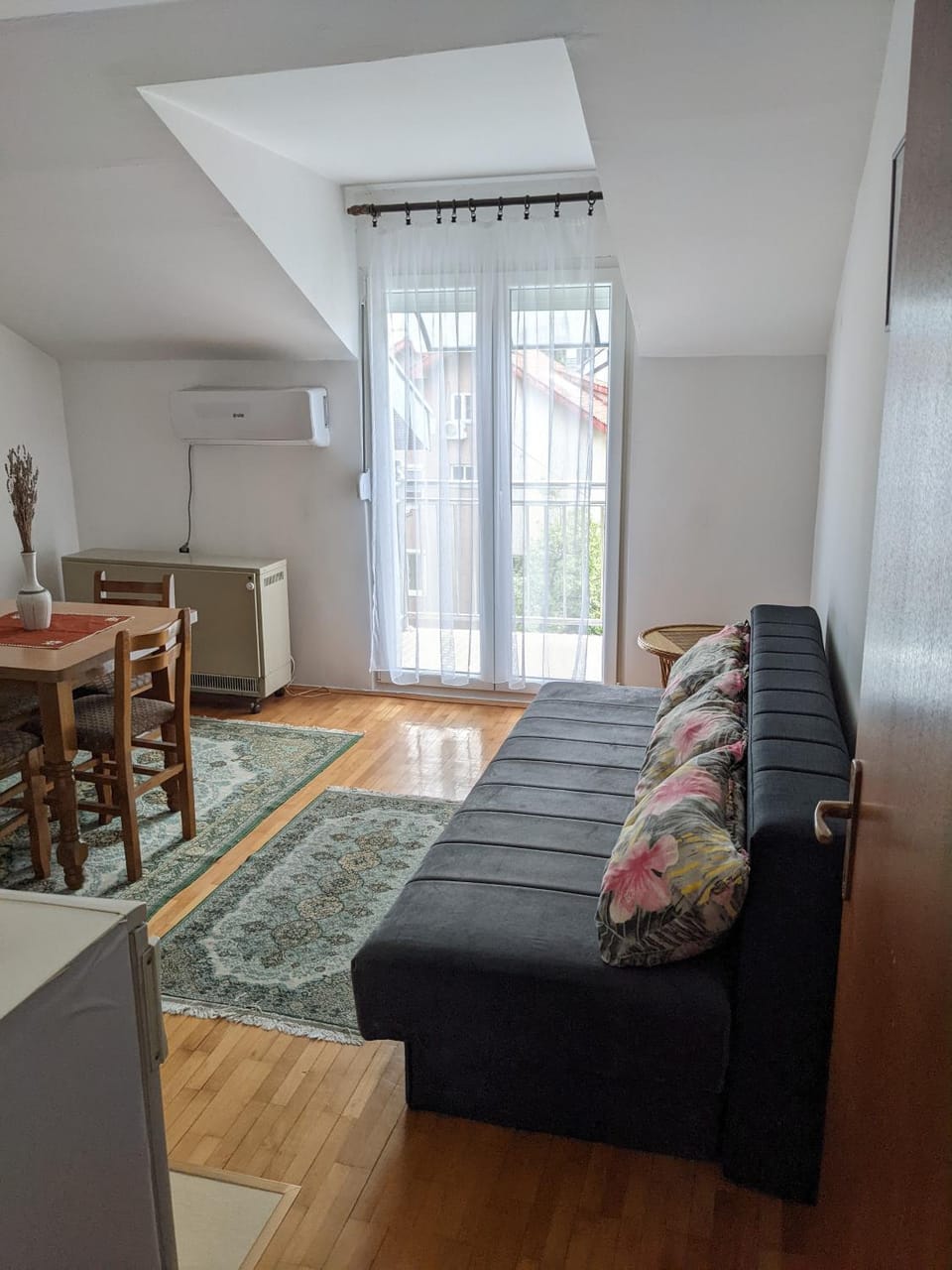 Living room, Photo of the whole room, Seating area