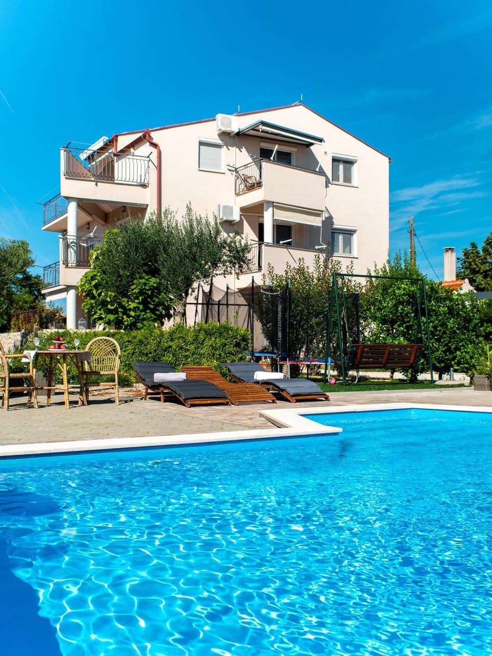 Property building, Garden, Swimming pool