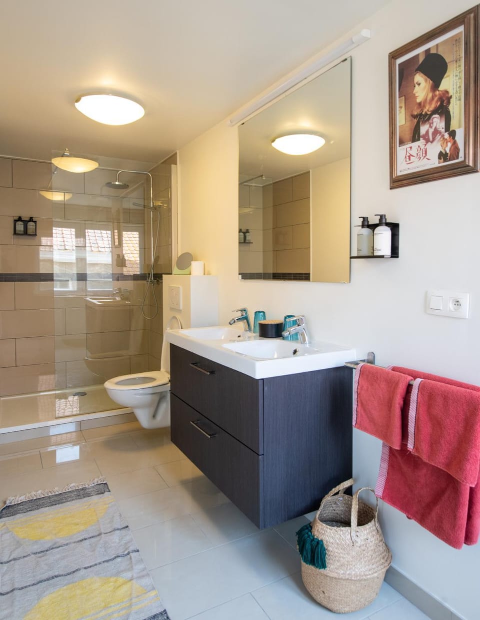 Shower, Toilet, Bathroom, towels