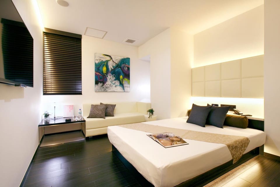 Bed, Living room, Bedroom