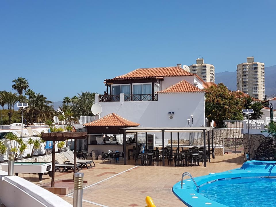 Restaurant/places to eat, Lounge or bar, Swimming pool