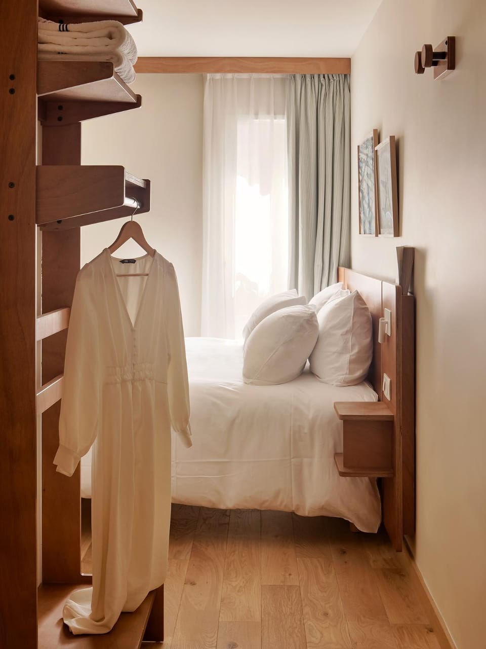 Bed, Bedroom, towels, wardrobe