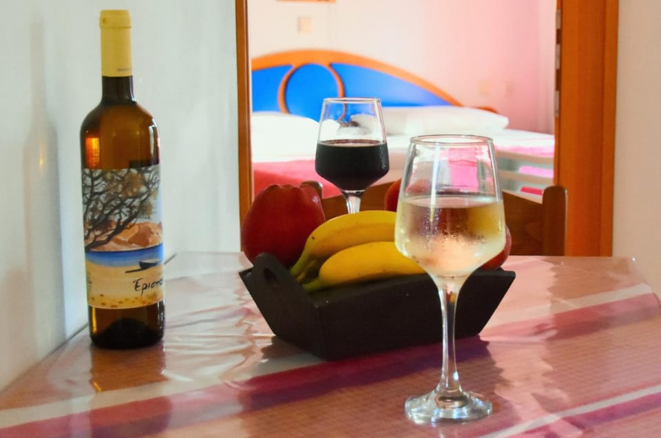 Food and drinks, Food