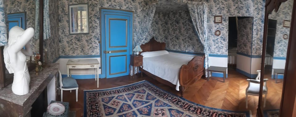 Chateau de Longeville Bed and Breakfast in Auvergne-Rhône-Alpes