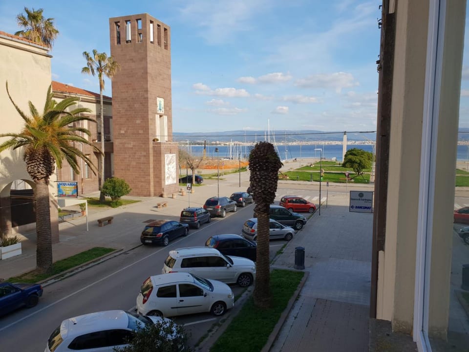 City view, Sea view, Street view