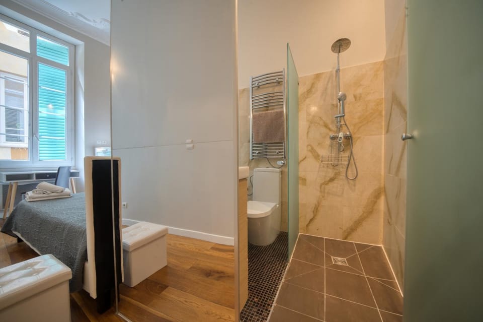 Old Town Luxury 3 Beds Apartment in Nice