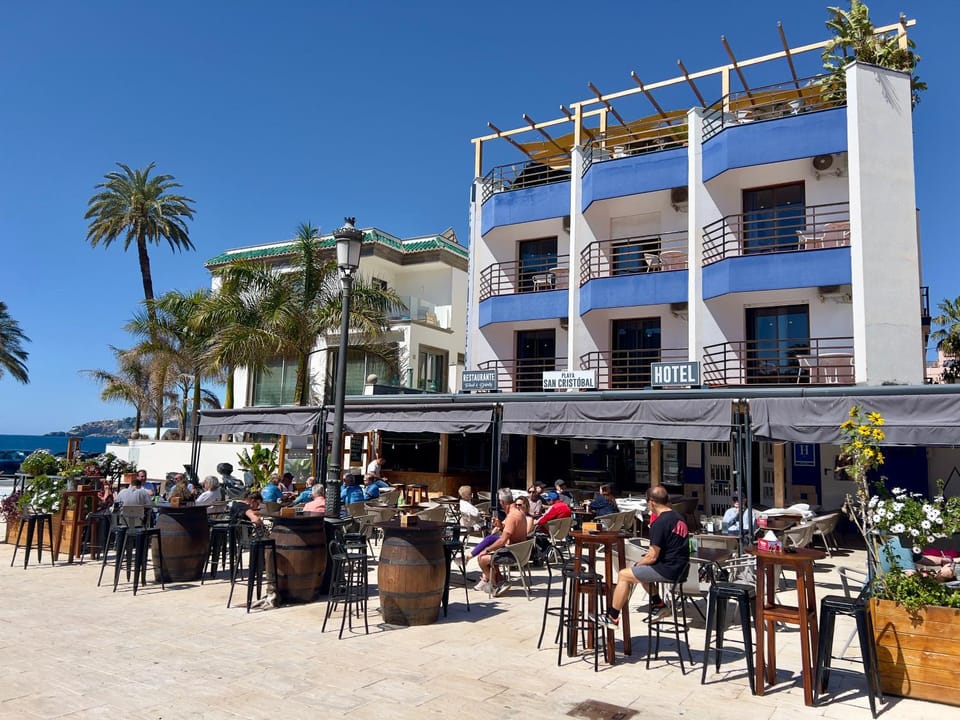 Property building, Restaurant/places to eat