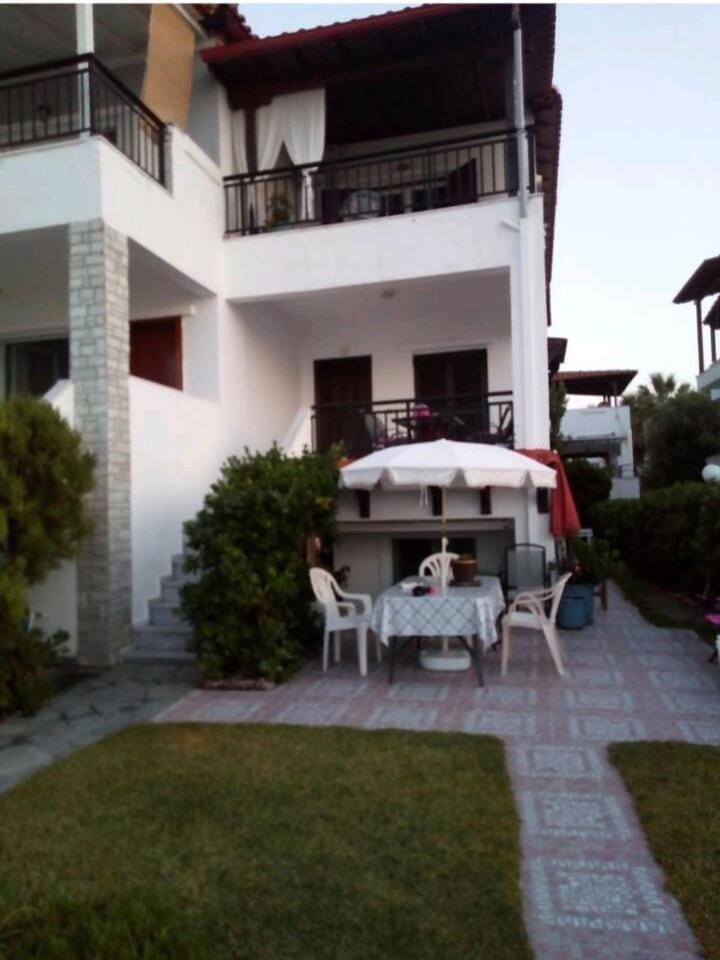 Cozy maisonette in Pefkochori Chalkidiki House in Halkidiki